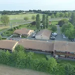 Campanile Nature - Niort Est 3* La Creche