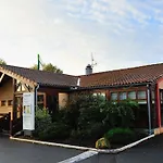 Hotel Campanile Nature - Niort Est La Creche 3*