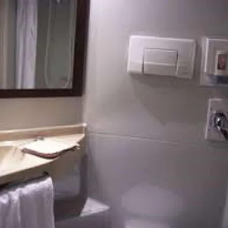 Kyriad Niort - 라크레셰