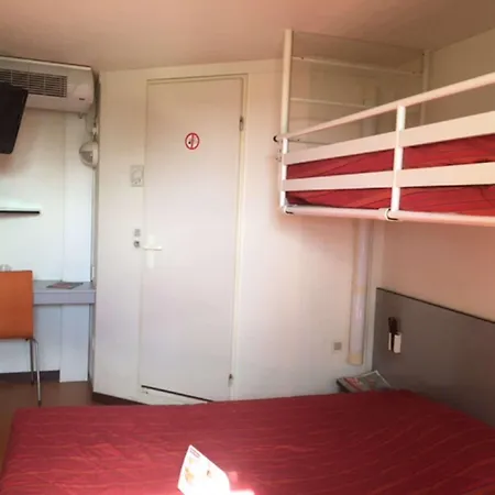 Campanile Nature - Niort Est Hotel 3*