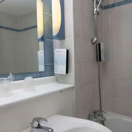 Kyriad Niort - 3* La Creche