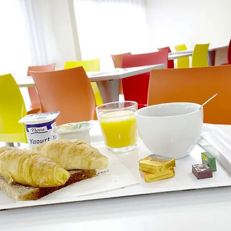 Hotel Campanile Nature - Niort Est 3*