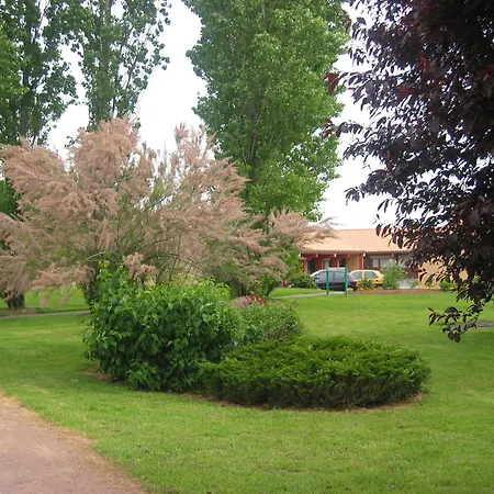 호텔 Kyriad Niort - 3*