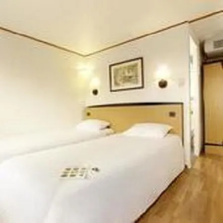 Campanile Nature - Niort Est 3* La Creche