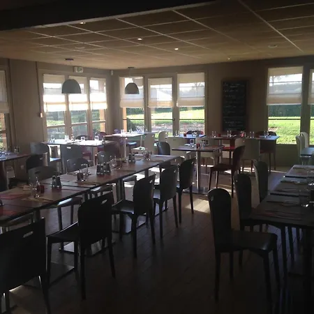 Campanile Nature - Niort Est 3* La Creche