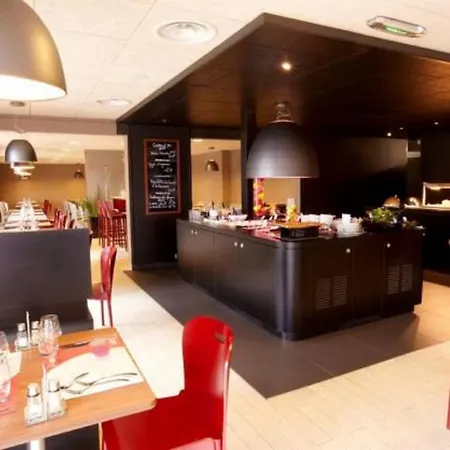 Kyriad Niort - 3* 라크레셰