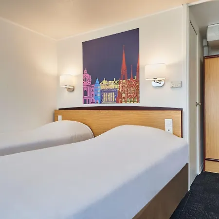 Campanile Nature - Niort Est 3* La Creche