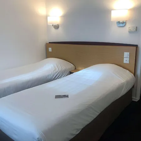 Hotel Campanile Nature - Niort Est La Creche