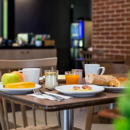 Campanile Nature - Niort Est Hotel 3*