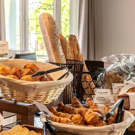 Hotell Campanile Nature - Niort Est La Creche
