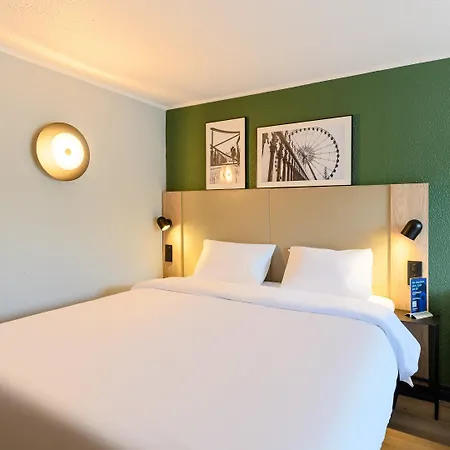 Hotell Campanile Nature - Niort Est 3*