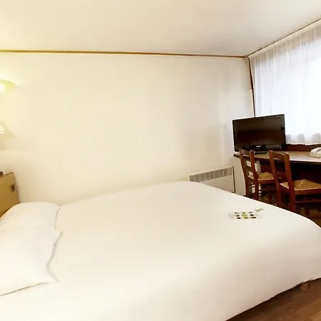 Campanile Nature - Niort Est 3* La Creche