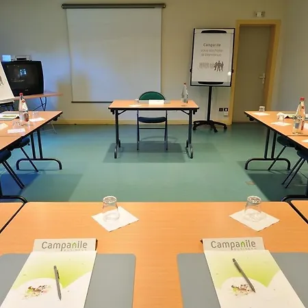 Hotel Campanile Nature - Niort Est La Creche